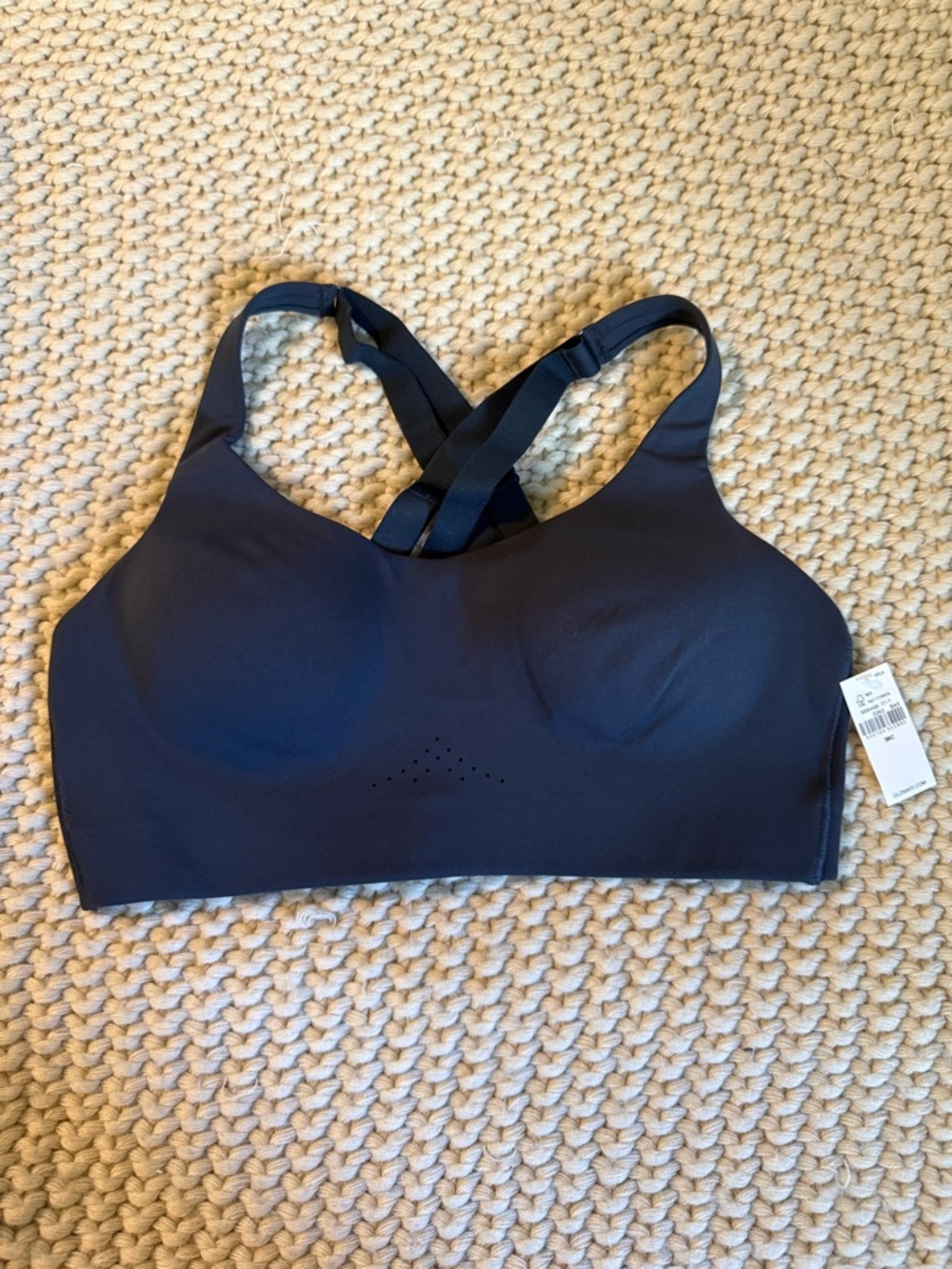 NWT Old Navy Women's Black Seamless Sports Bra with Crisscross Straps